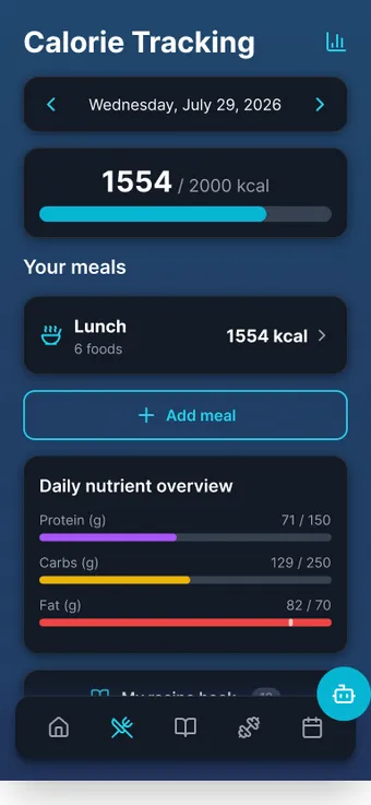 Calorie tracking in the app: daily overview with meals and macro bars